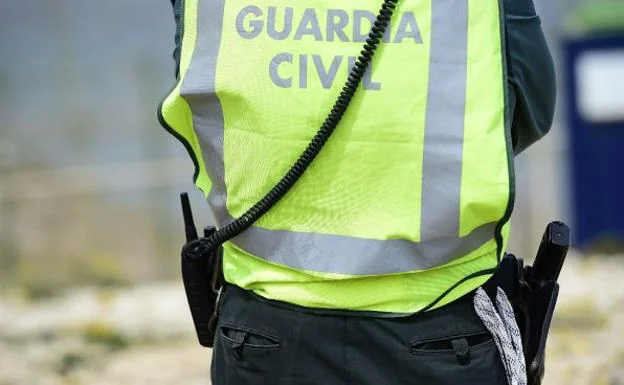 Dos agentes de la Guardia Civil salvan la vida a un turista italiano con la maniobra de Heimlich