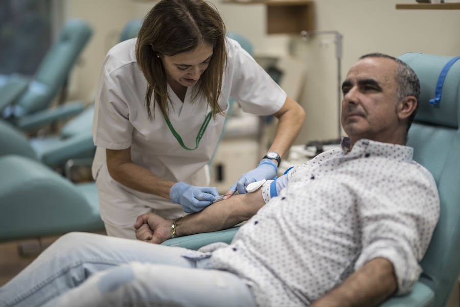 Enrique Francisco Ojea, albaicinero, es el mayor donante de sangre de España y anima a todos a que donen para ayudar a los demás 