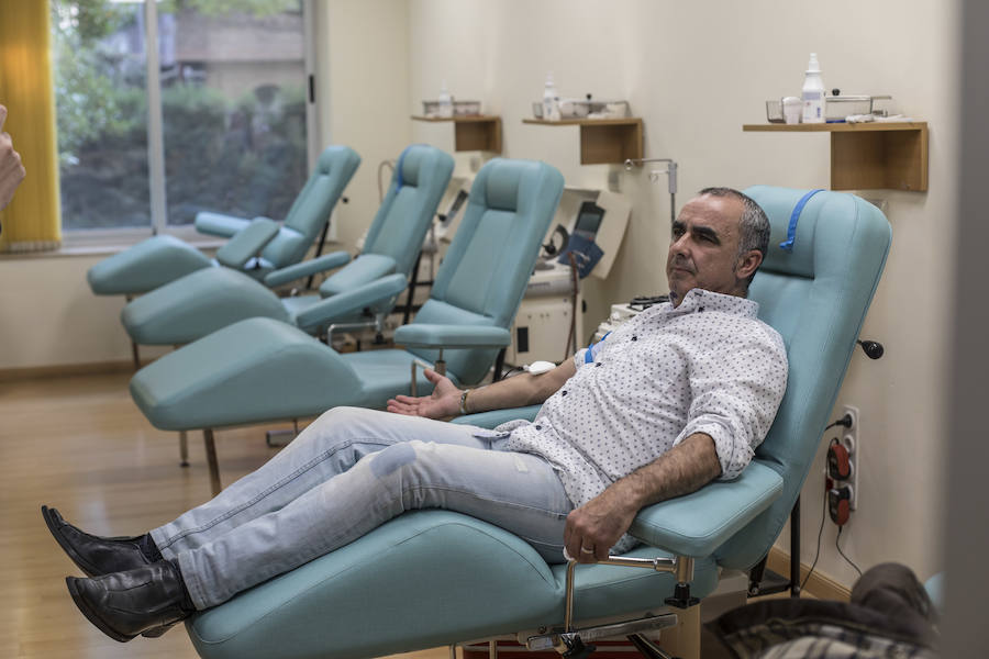 Enrique Francisco Ojea, albaicinero, es el mayor donante de sangre de España y anima a todos a que donen para ayudar a los demás 
