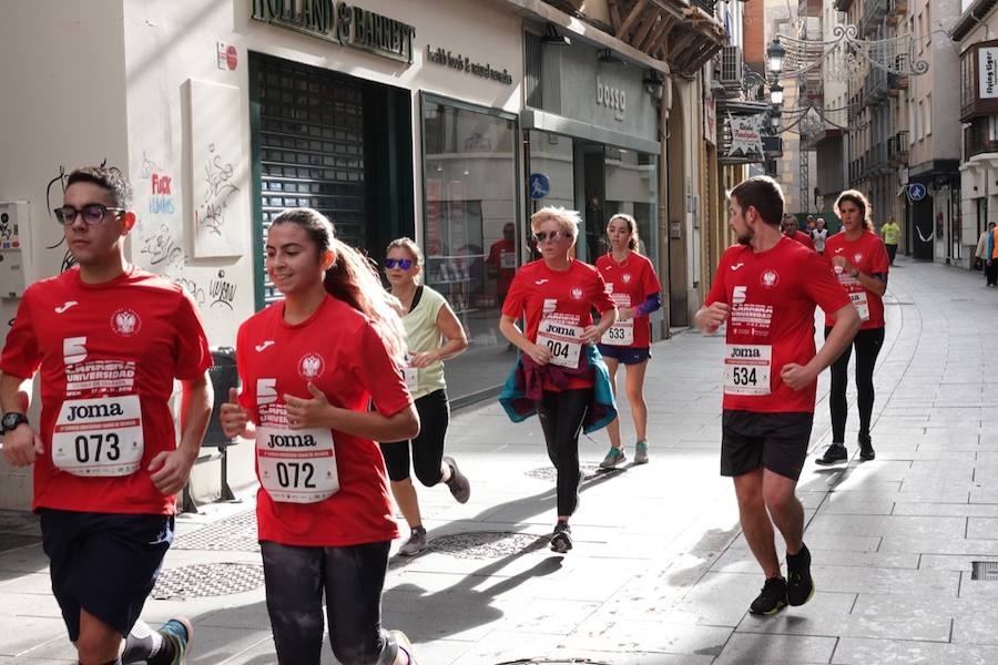 La tímida lluvia con la que se abrió la mañana dejó paso luego a un sol confortable para los más de 1.100 participantes