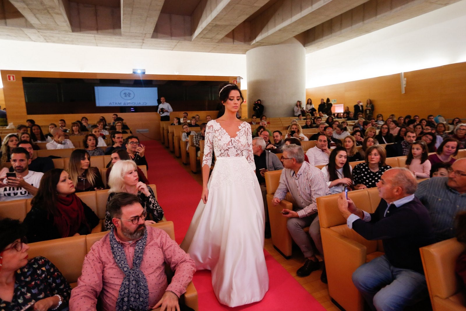 Este fin de semana se celebra Expo Boda, que ayer vivió su gran pasarela de trajes de novia