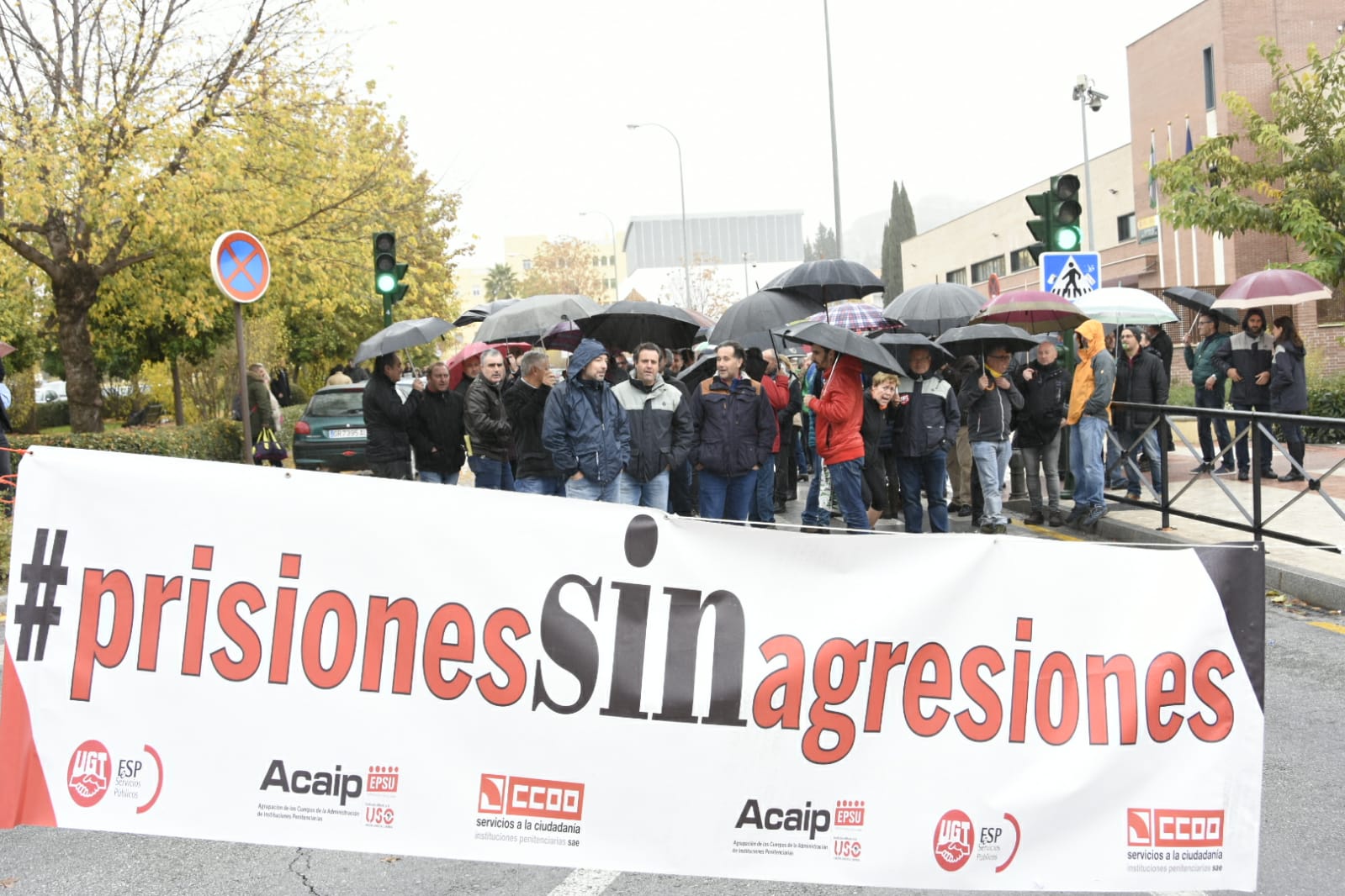 Su acción ha obligado a efectuar cortes tráfico en el distrito Beiro de la capital