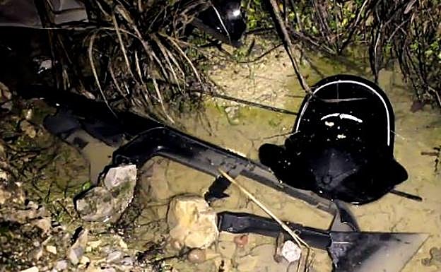 Objetos en las proximidades del lugar del accidente.