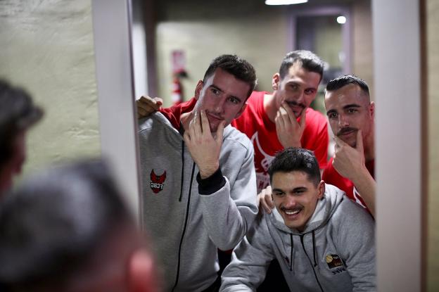 Pardina, Bortolussi, Corts y Marín se suman al 'Movember'. 