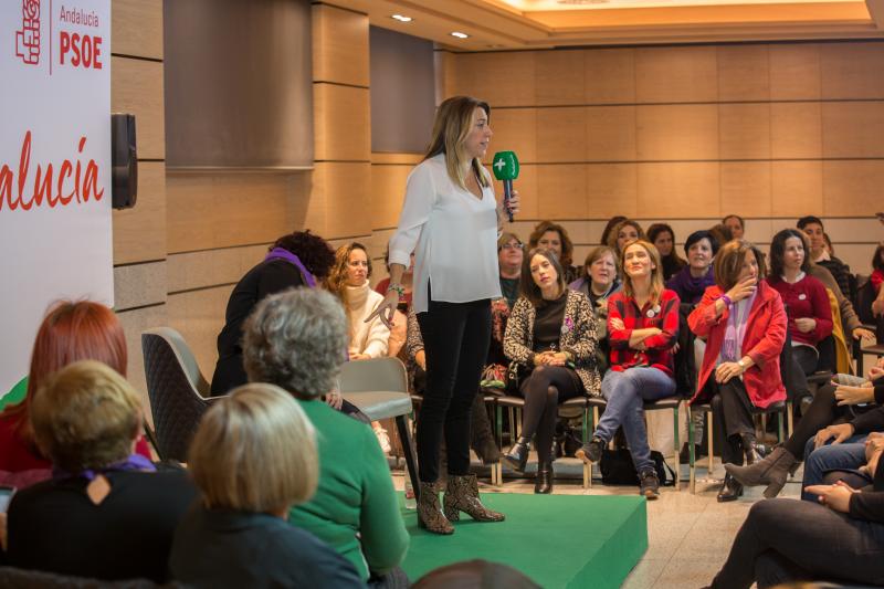 La presidenta de la Junta ha visitado Granada este 25-N en plena campaña electoral