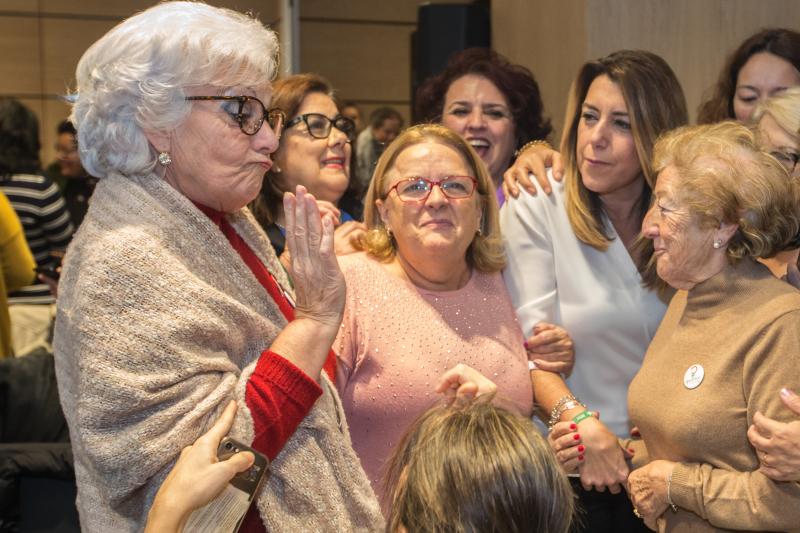 La presidenta de la Junta ha visitado Granada este 25-N en plena campaña electoral