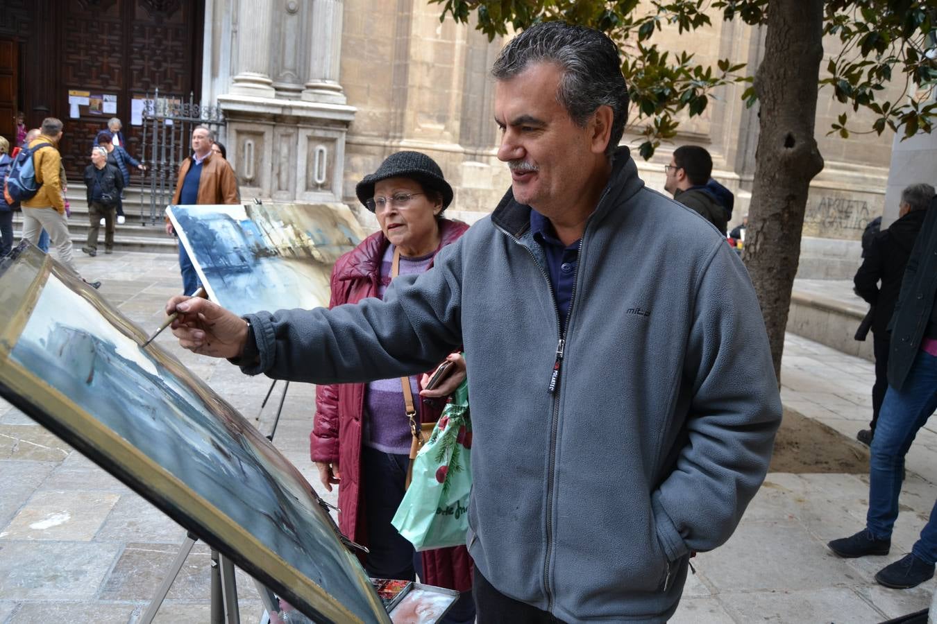 Un centenar de pintores de Andalucía Oriental celebraron el domingo, 25 de noviembre, el Día Mundial de la Acuarela, en el entorno de la Catedral de Granada