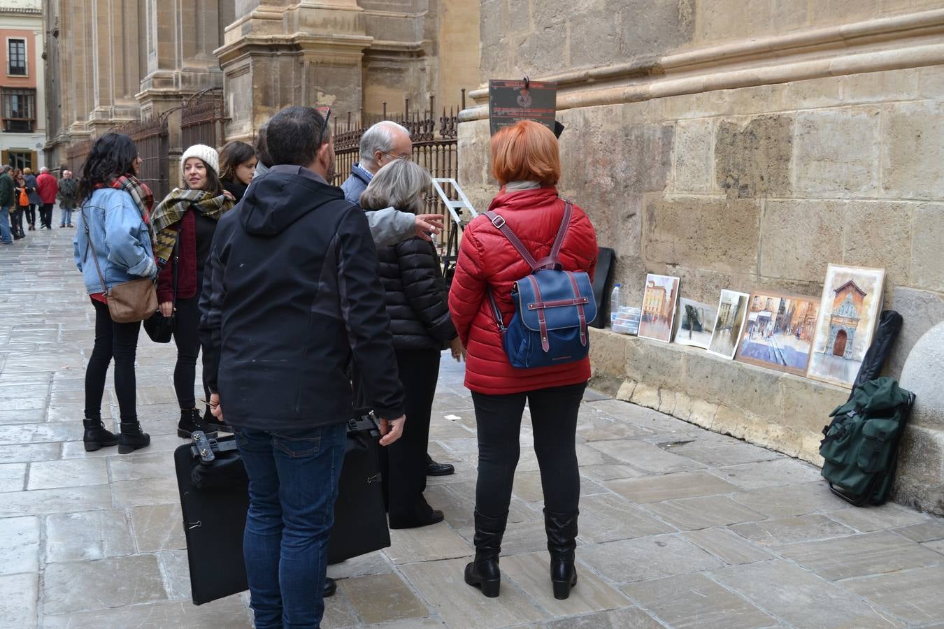 Un centenar de pintores de Andalucía Oriental celebraron el domingo, 25 de noviembre, el Día Mundial de la Acuarela, en el entorno de la Catedral de Granada