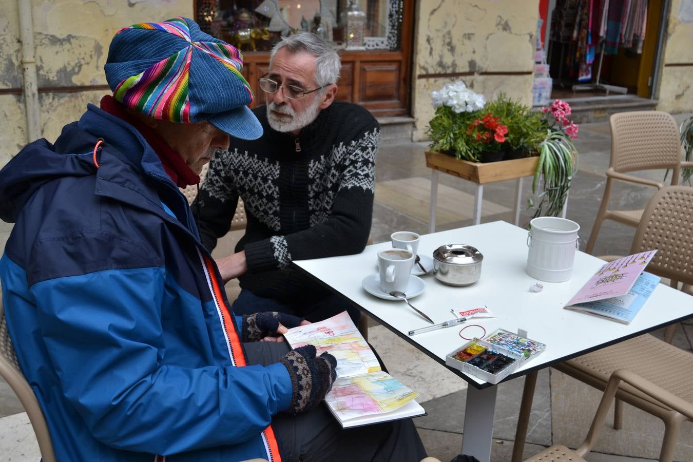 Un centenar de pintores de Andalucía Oriental celebraron el domingo, 25 de noviembre, el Día Mundial de la Acuarela, en el entorno de la Catedral de Granada