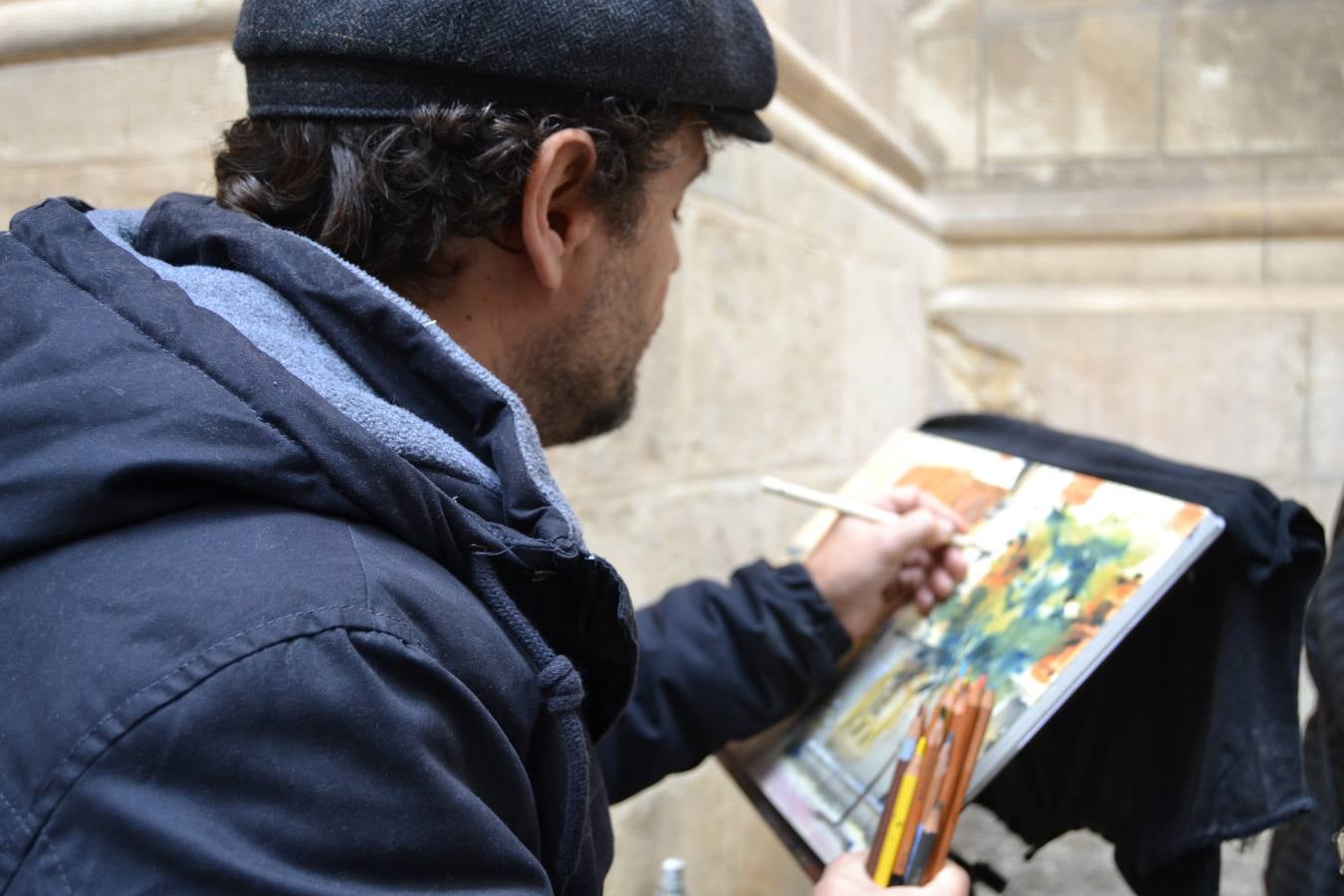 Un centenar de pintores de Andalucía Oriental celebraron el domingo, 25 de noviembre, el Día Mundial de la Acuarela, en el entorno de la Catedral de Granada