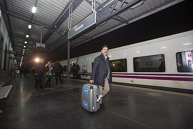 Pasajero que viajó ayer en el primer Talgo hacia Madrid. 