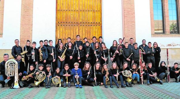 Miembros de la Asociación Músico Cultural 'Maestro Falla' de Padul.