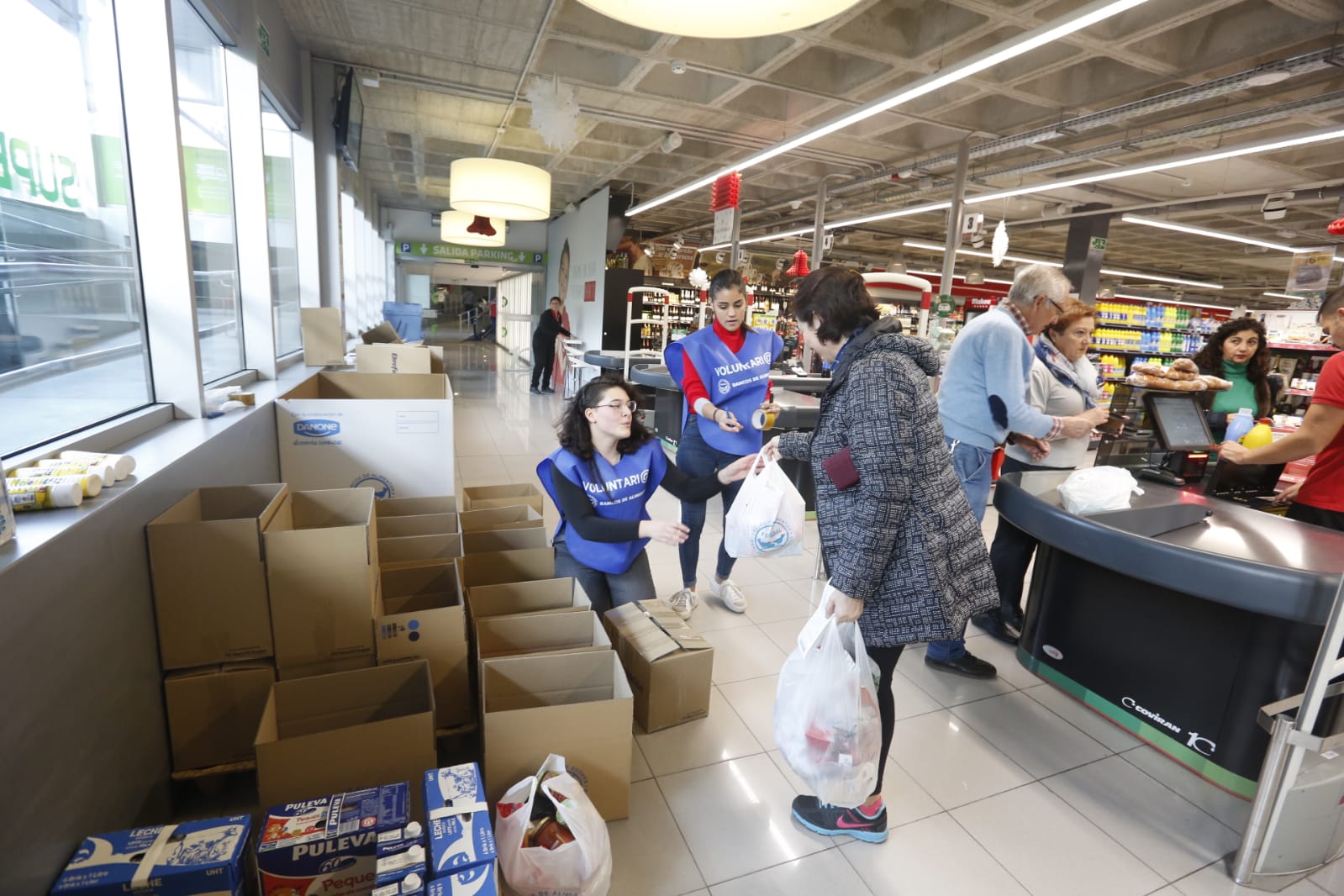 Más de 3.000 voluntarios y 450 tiendas participan en esta iniciativa del Banco de Alimentos