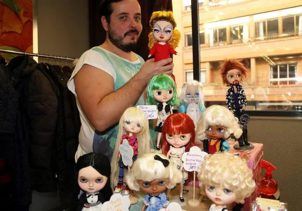 Coleccionar y customizar en Granada las muñecas Blythe: mucho más que un  juego de niños
