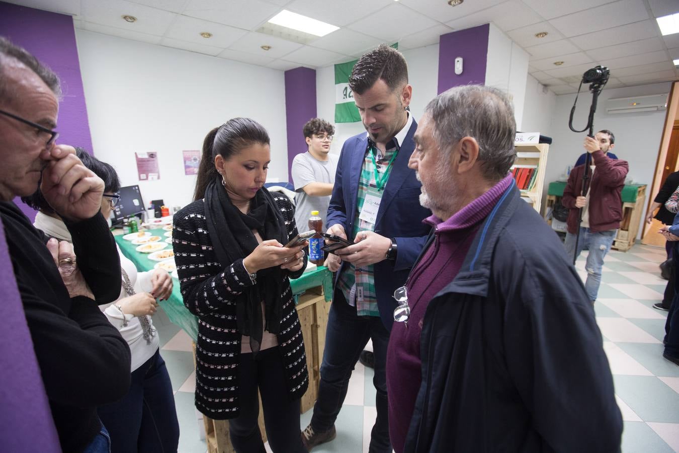 Repaso en instantáneas de una jornada intensa de elecciones en Granada