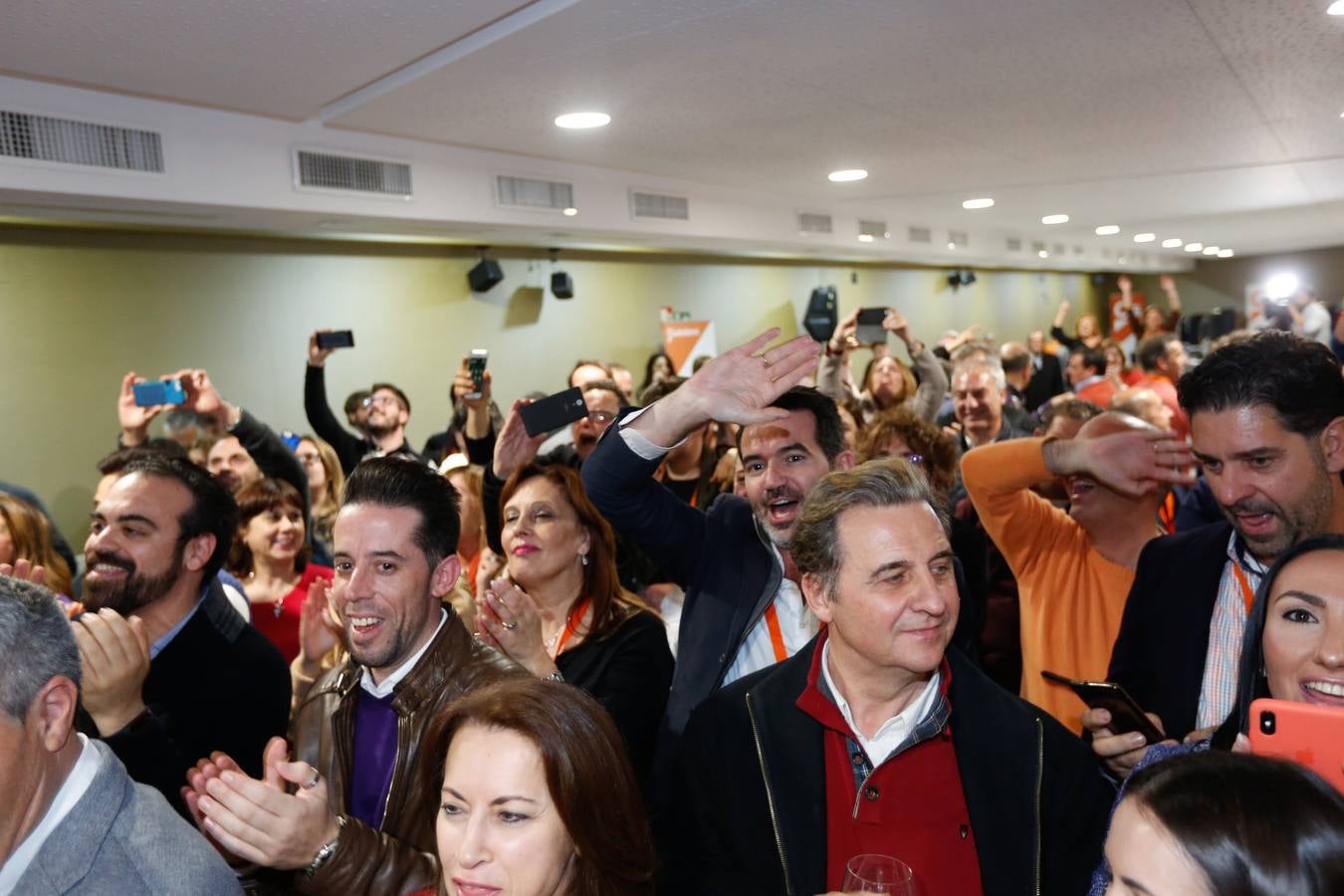 Repaso en instantáneas de una jornada intensa de elecciones en Granada