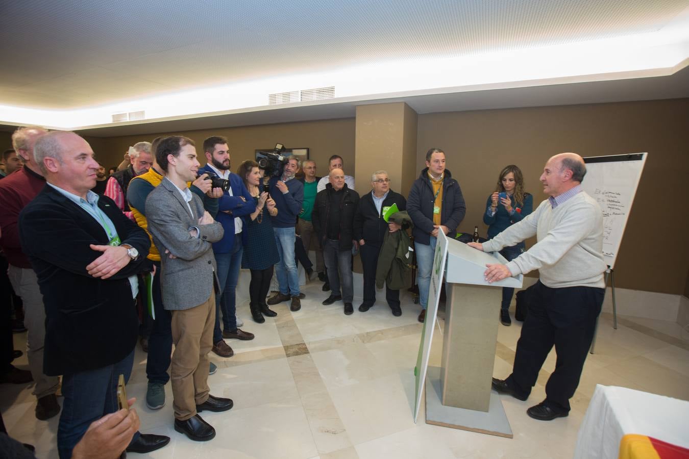 Repaso en instantáneas de una jornada intensa de elecciones en Granada