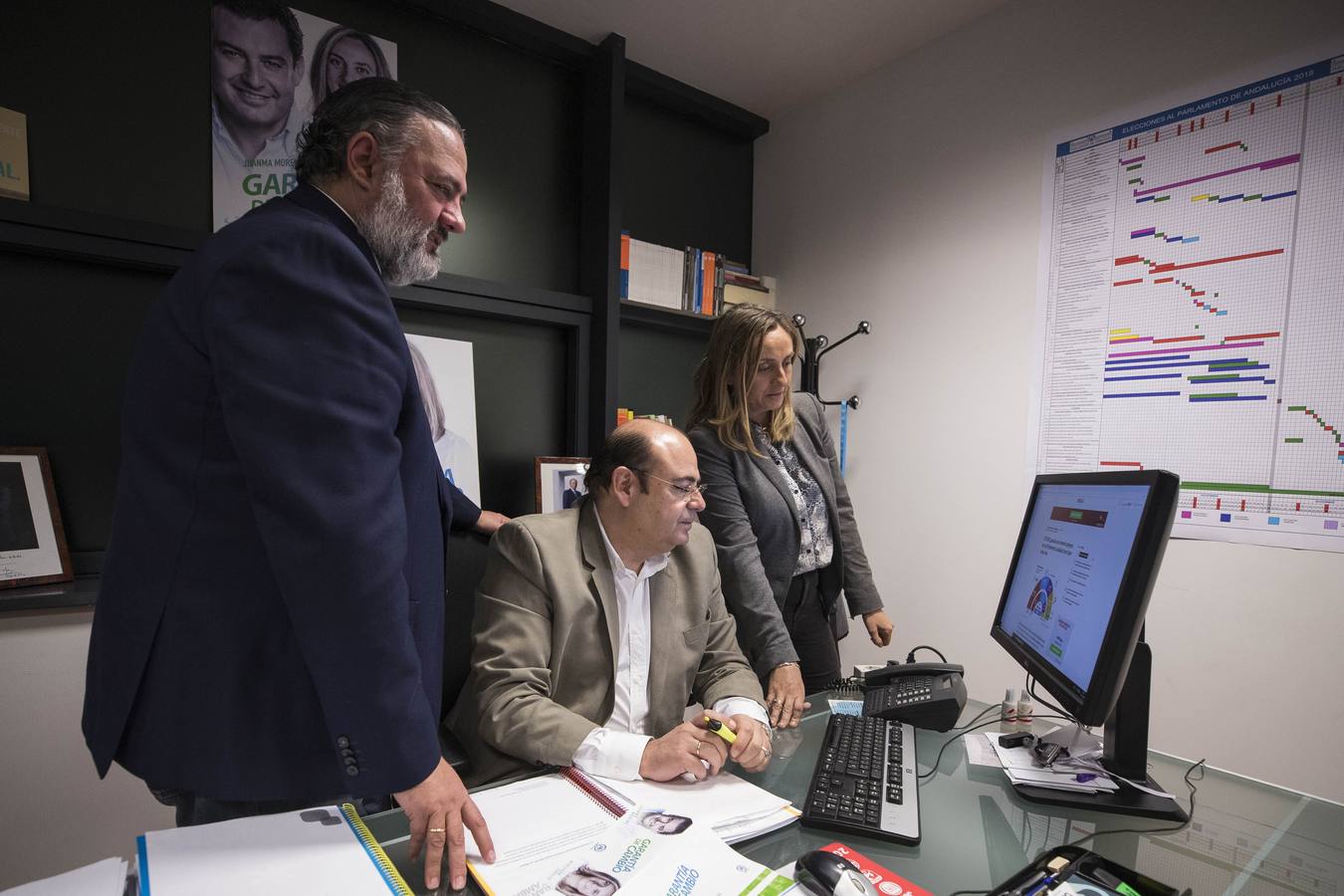 Repaso en instantáneas de una jornada intensa de elecciones en Granada