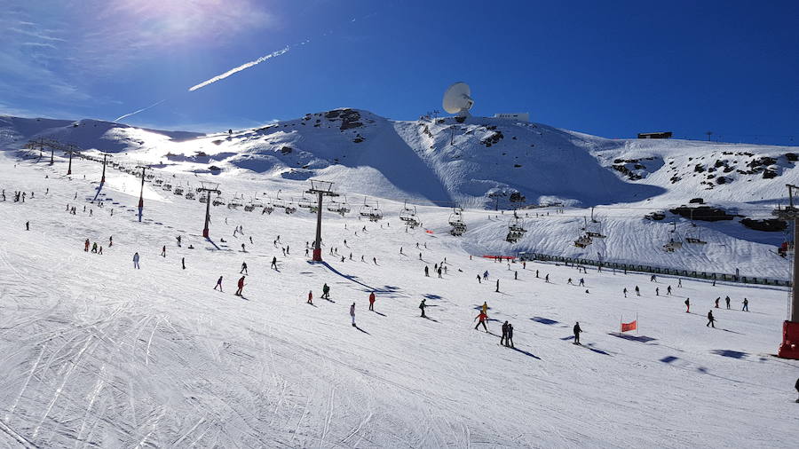 Sierra Nevada registra su mejor puente de cuatro días de diciembre con unos 40.000 esquiadores