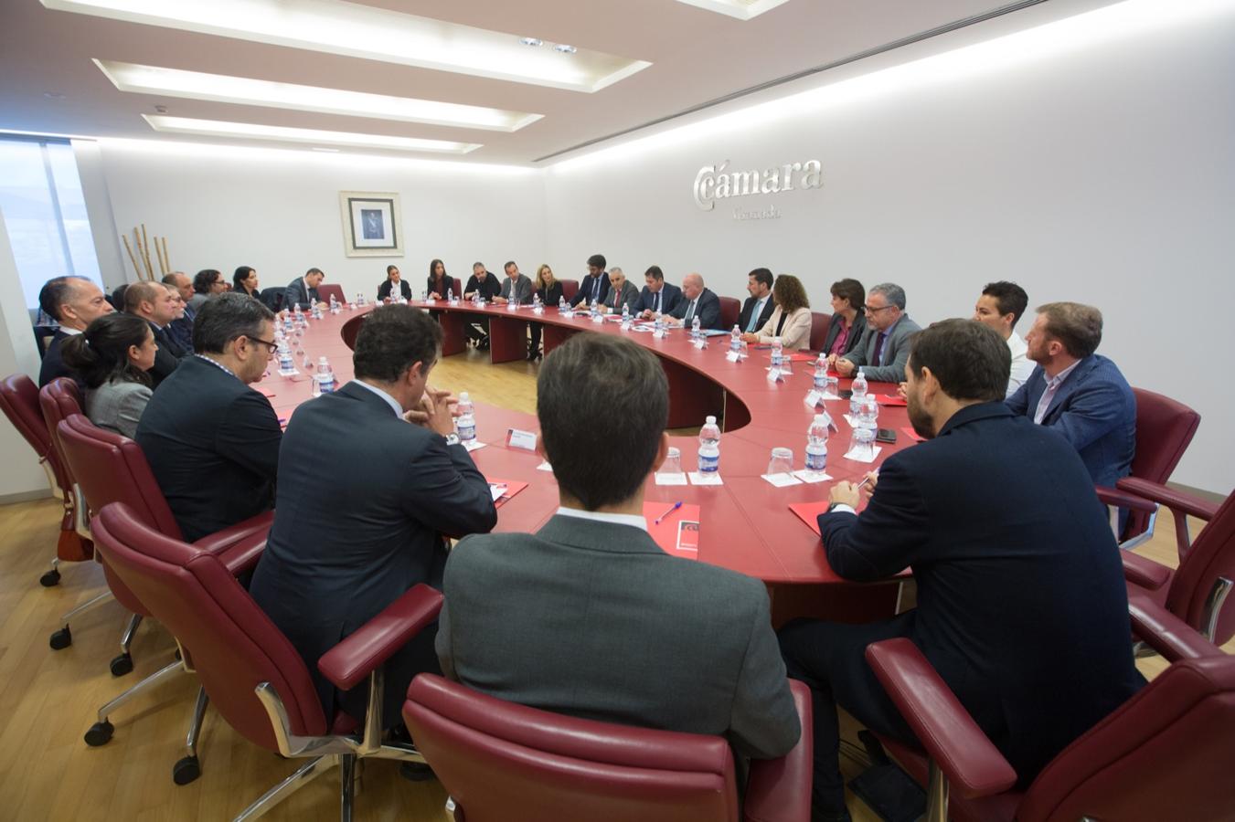 La Cámara de Comercio ha presentado este martes las conclusiones del foro de trabajo Directores Financieros Marco Emprendimiento y ha destacado que existen en la provincia «grandes empresas, especialmente en el sector de la tecnología y la biotecnología»