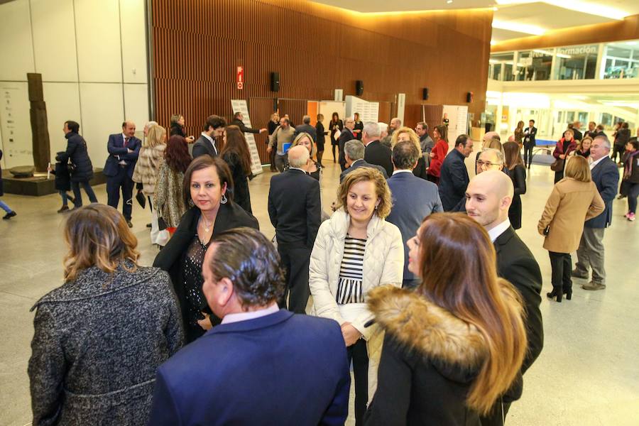 Personas de diferentes ámbitos de la sociedad granadina estuvieron en el Parque de las Ciencias para asistir al evento