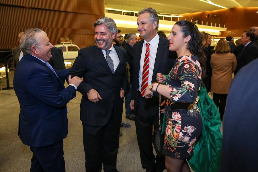 Personas de diferentes ámbitos de la sociedad granadina estuvieron en el Parque de las Ciencias para asistir al evento