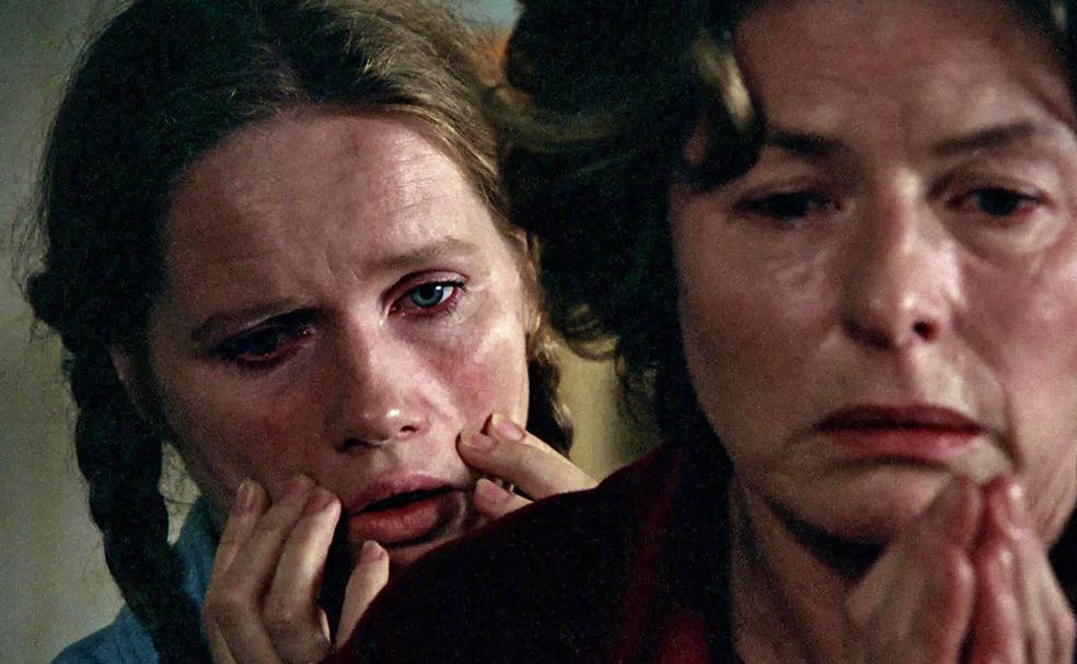 Liv Ullmann, junto a Ingrid Bergman, en 'Sonata de otoño'.