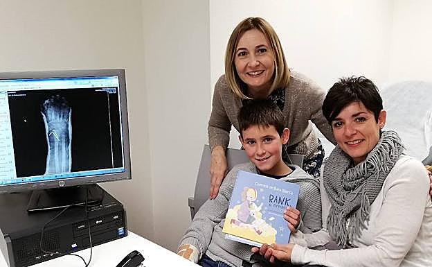 'Cuentos de Bata Blanca', los libros infantiles escritos por profesionales sanitarios de Granada