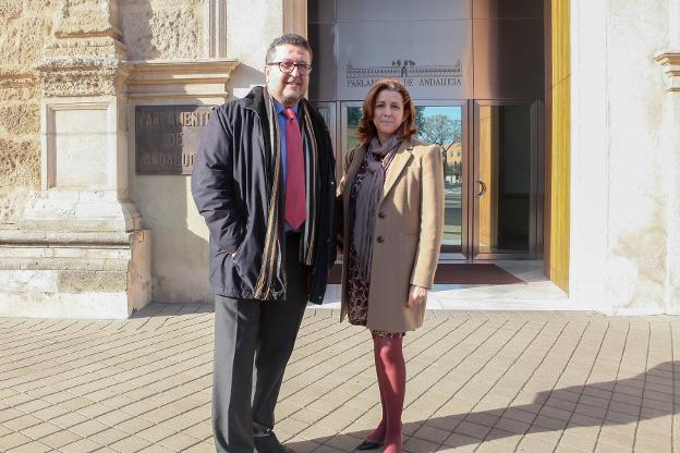 Francisco Serrano, portavoz de Vox, acudió ayer al Parlamento a recoger su acta de diputado.