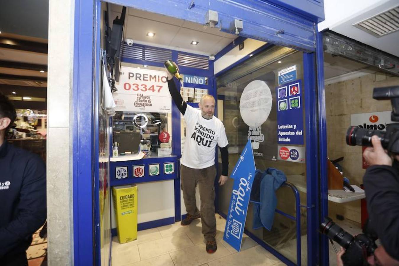 El primer premio se ha vendido en calle Ganivet, de la capital