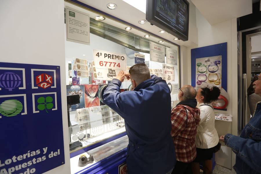 La administración de calle Arabial ha vendido dos décimos del cuarto premio