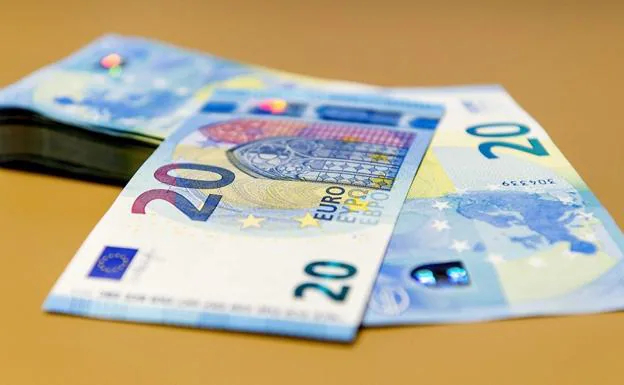 Un sintecho devuelve una cartera con 1.000 euros que encontró