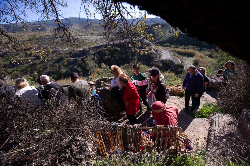 El anejo motrileño de Tablones ha vuelto a organizar su exitoso Belén Viviente, que el municipio 'utiliza' como reclamo turístico