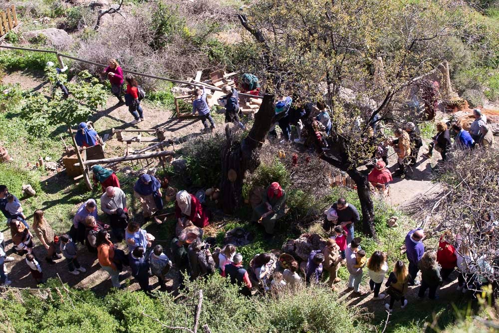 El anejo motrileño de Tablones ha vuelto a organizar su exitoso Belén Viviente, que el municipio 'utiliza' como reclamo turístico