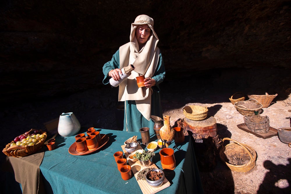 El anejo motrileño de Tablones ha vuelto a organizar su exitoso Belén Viviente, que el municipio 'utiliza' como reclamo turístico