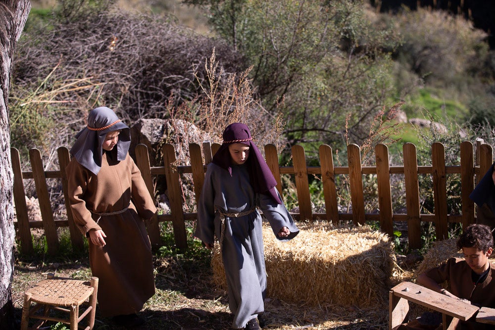 El anejo motrileño de Tablones ha vuelto a organizar su exitoso Belén Viviente, que el municipio 'utiliza' como reclamo turístico