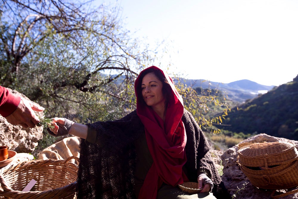 El anejo motrileño de Tablones ha vuelto a organizar su exitoso Belén Viviente, que el municipio 'utiliza' como reclamo turístico