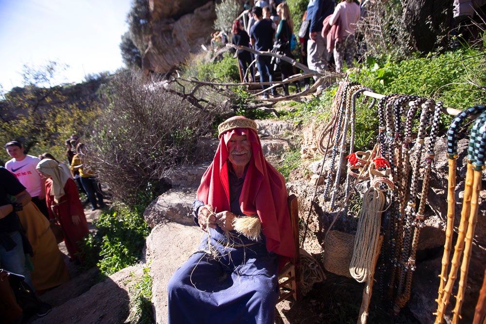 El anejo motrileño de Tablones ha vuelto a organizar su exitoso Belén Viviente, que el municipio 'utiliza' como reclamo turístico