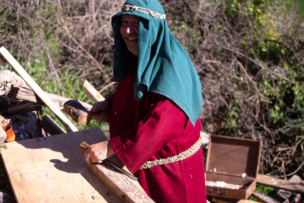 El anejo motrileño de Tablones ha vuelto a organizar su exitoso Belén Viviente, que el municipio 'utiliza' como reclamo turístico