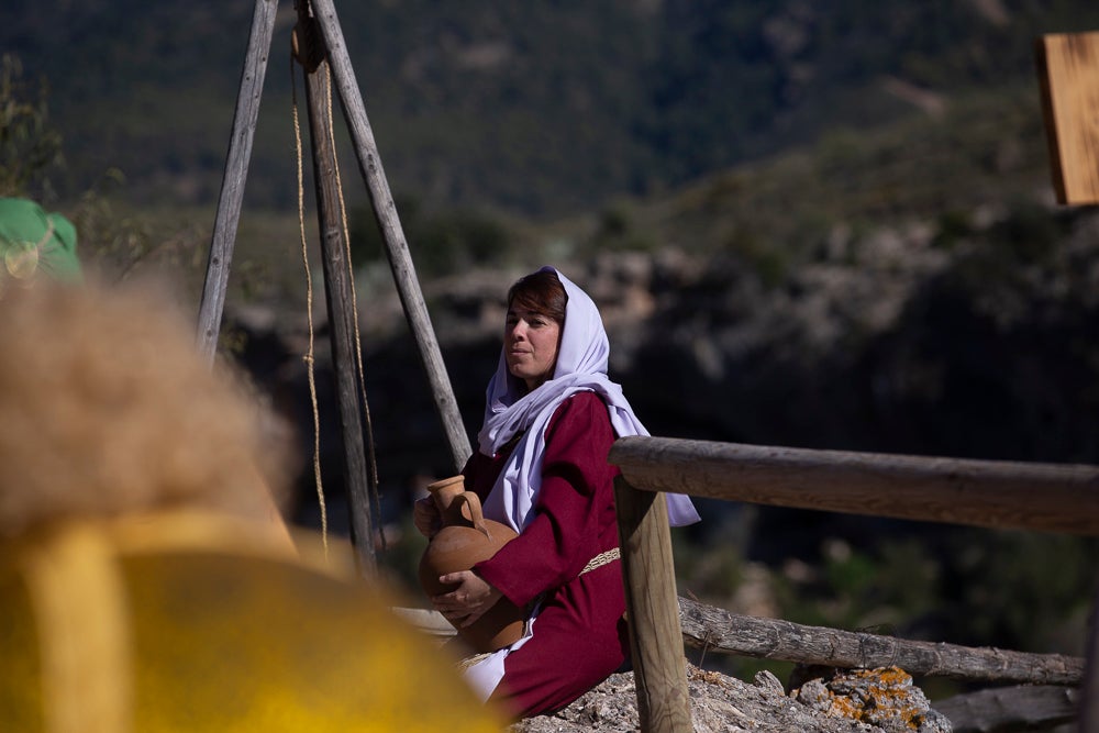 El anejo motrileño de Tablones ha vuelto a organizar su exitoso Belén Viviente, que el municipio 'utiliza' como reclamo turístico