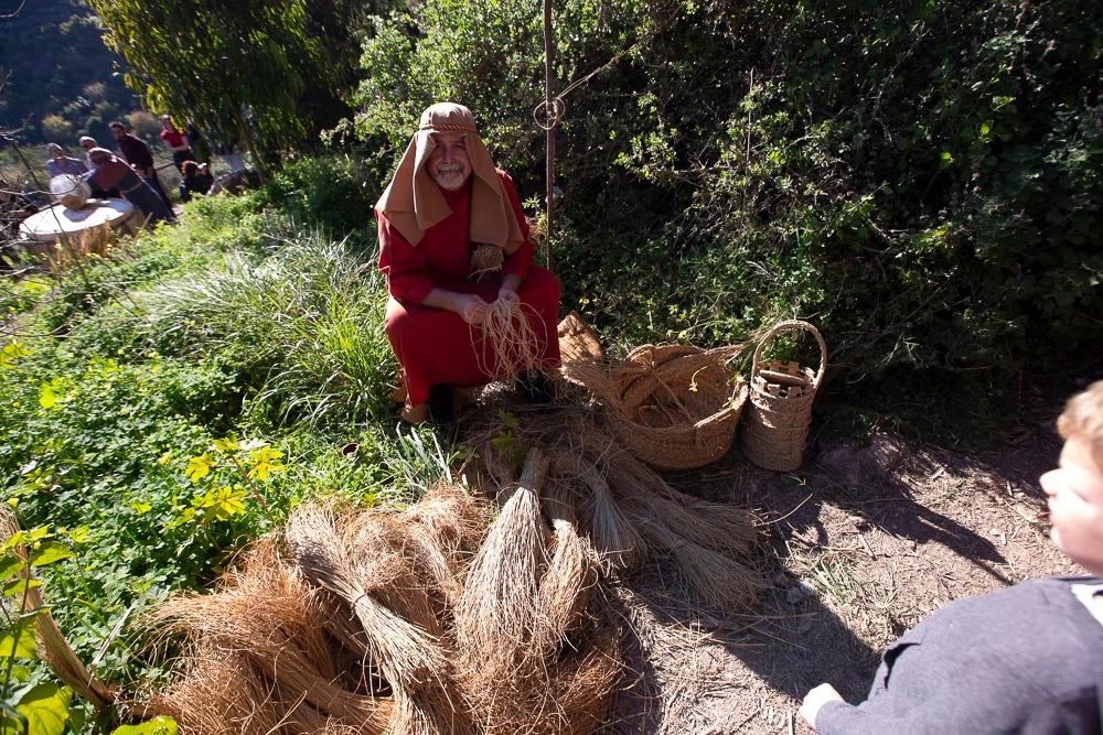 El anejo motrileño de Tablones ha vuelto a organizar su exitoso Belén Viviente, que el municipio 'utiliza' como reclamo turístico