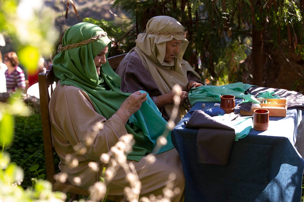 El anejo motrileño de Tablones ha vuelto a organizar su exitoso Belén Viviente, que el municipio 'utiliza' como reclamo turístico
