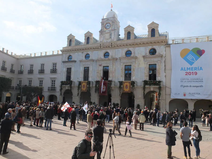 Tras 14 años, el acto que recuerda la reconquista de Almería pudo hacerse en la Casa Consistoria