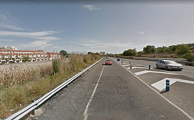 Conduce de manera temeraria por Granada y denuncia el falso robo de su vehículo