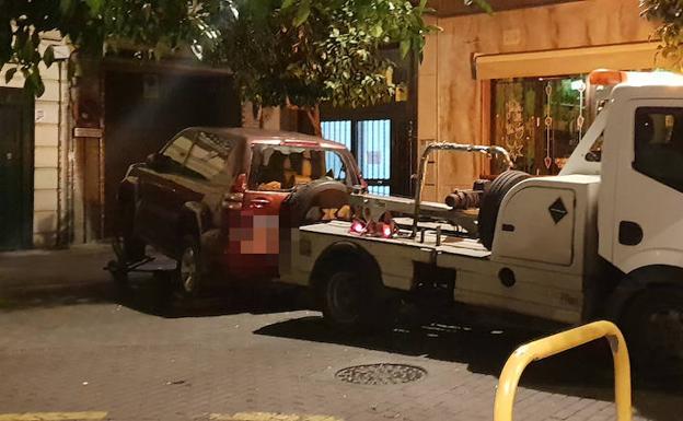 El vehículo causante del caos esta madrugada en Granada 
