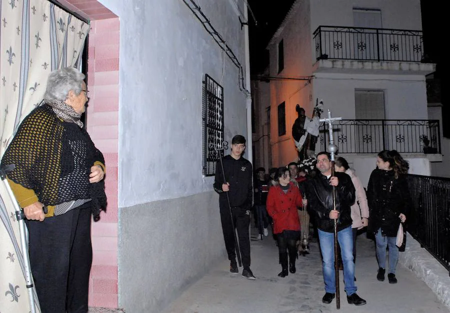 La divertida charanga 'Apache' amenizó el festejo por la plaza y calles del pueblo perteneciente al municipio de El Pinar desde el año 1976