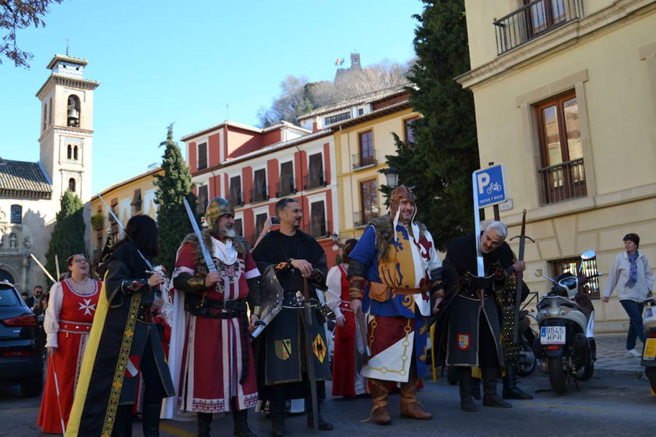 Importante dispositivo policial en el centro de Granada ante la presencia de colectivos en contra y a favor de la celebración