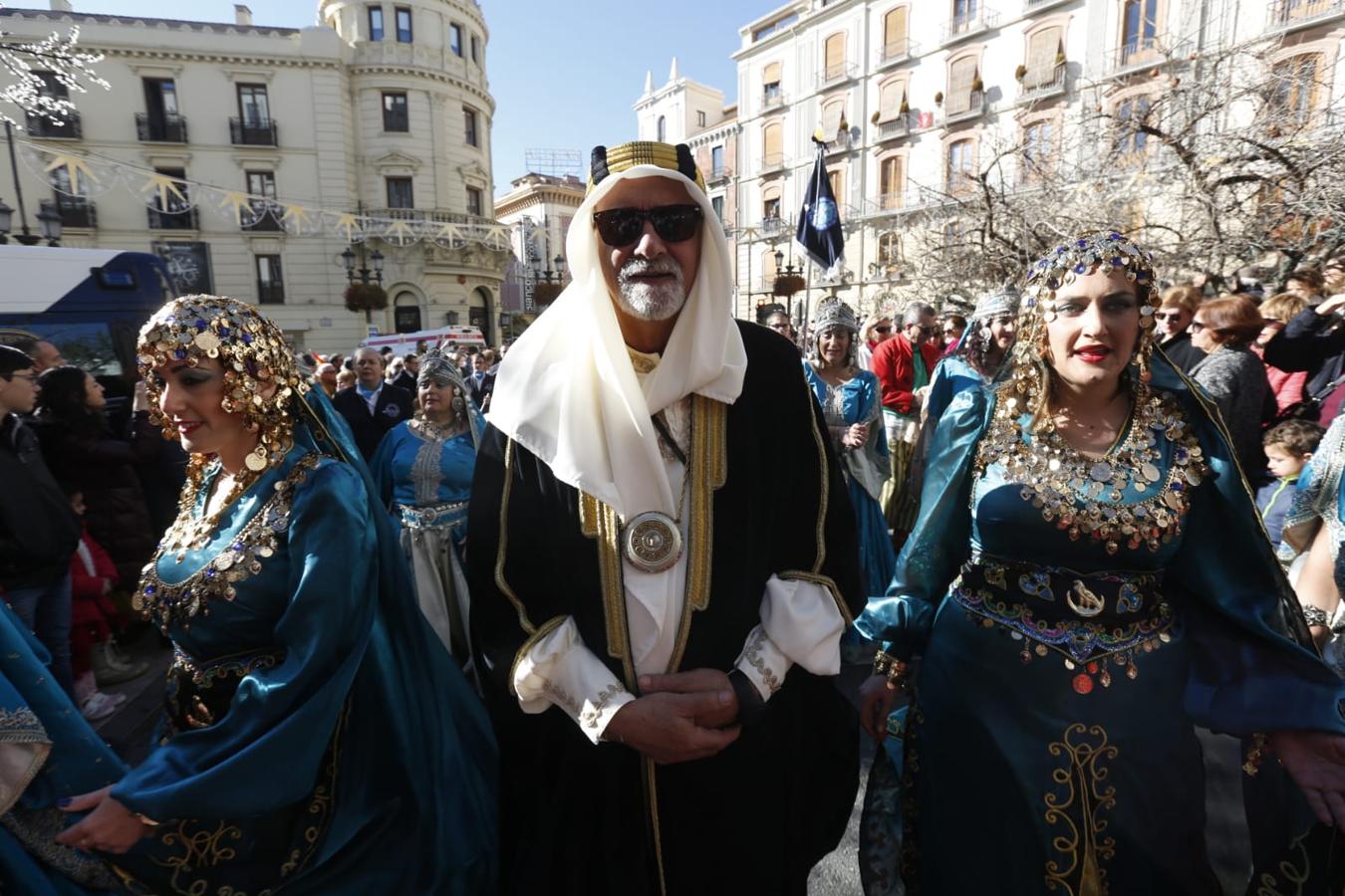 Importante dispositivo policial en el centro de Granada ante la presencia de colectivos en contra y a favor de la celebración