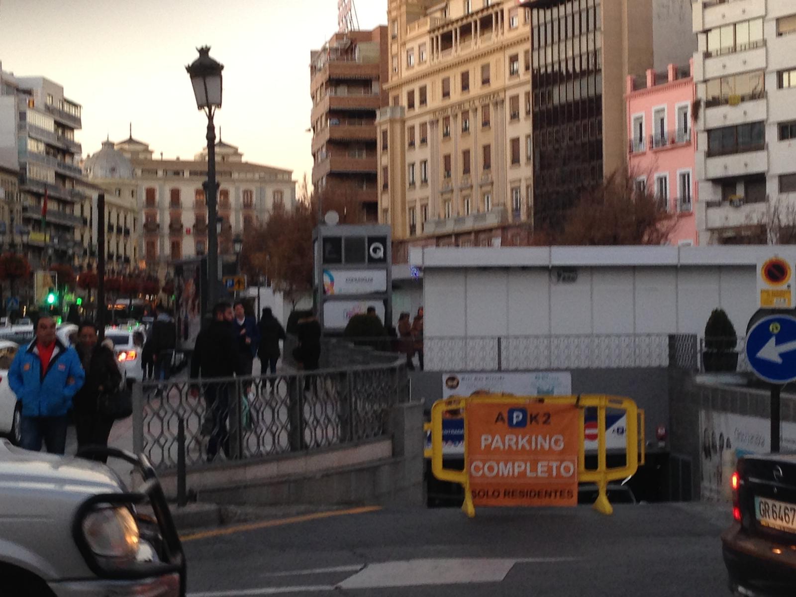 A pocos días de Reyes, el centro de Granada está hasta arriba de gente 