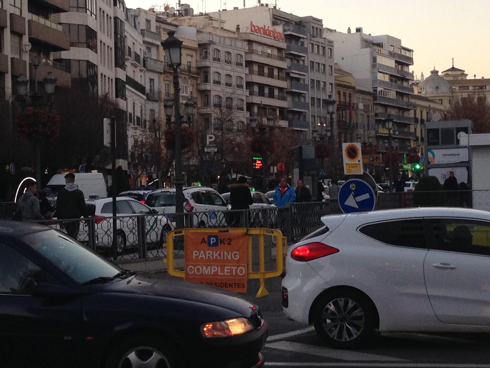 A pocos días de Reyes, el centro de Granada está hasta arriba de gente 